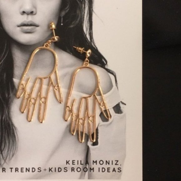 Myth X Dream Jewelry - Boutique hand shape earring Boho Minimalist